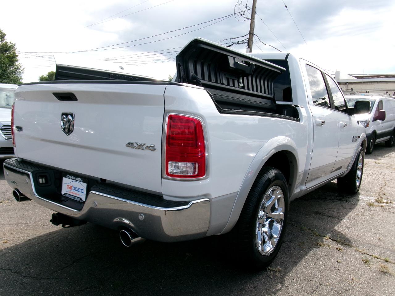 RAM 1500 4WD Crew Cab 140.5" Laramie 2016