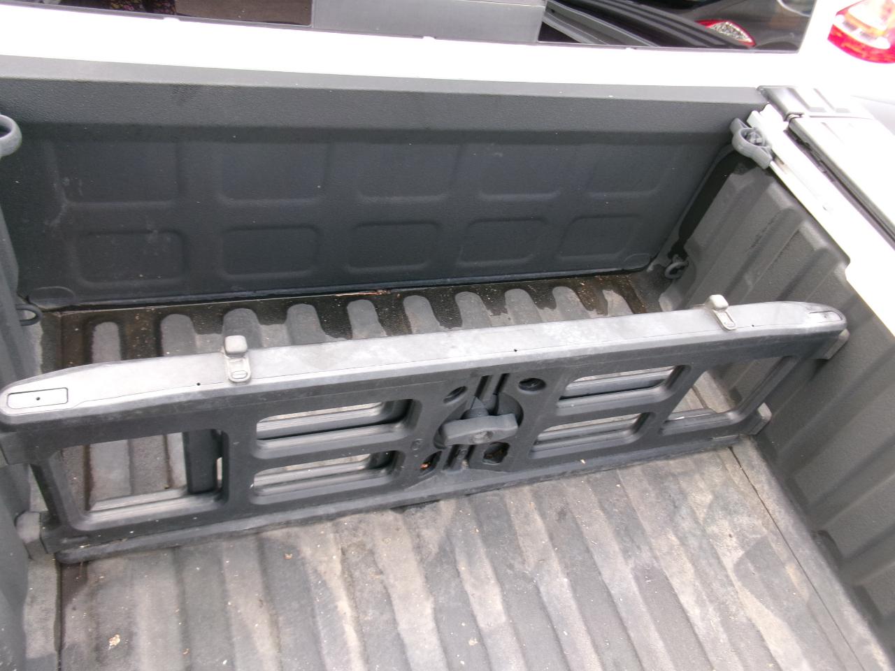RAM 1500 4WD Crew Cab 140.5" Laramie 2016