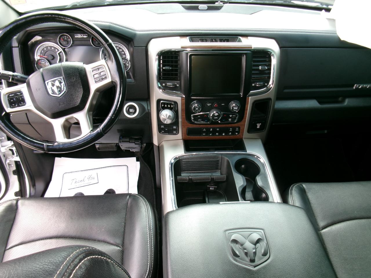 RAM 1500 4WD Crew Cab 140.5" Laramie 2016