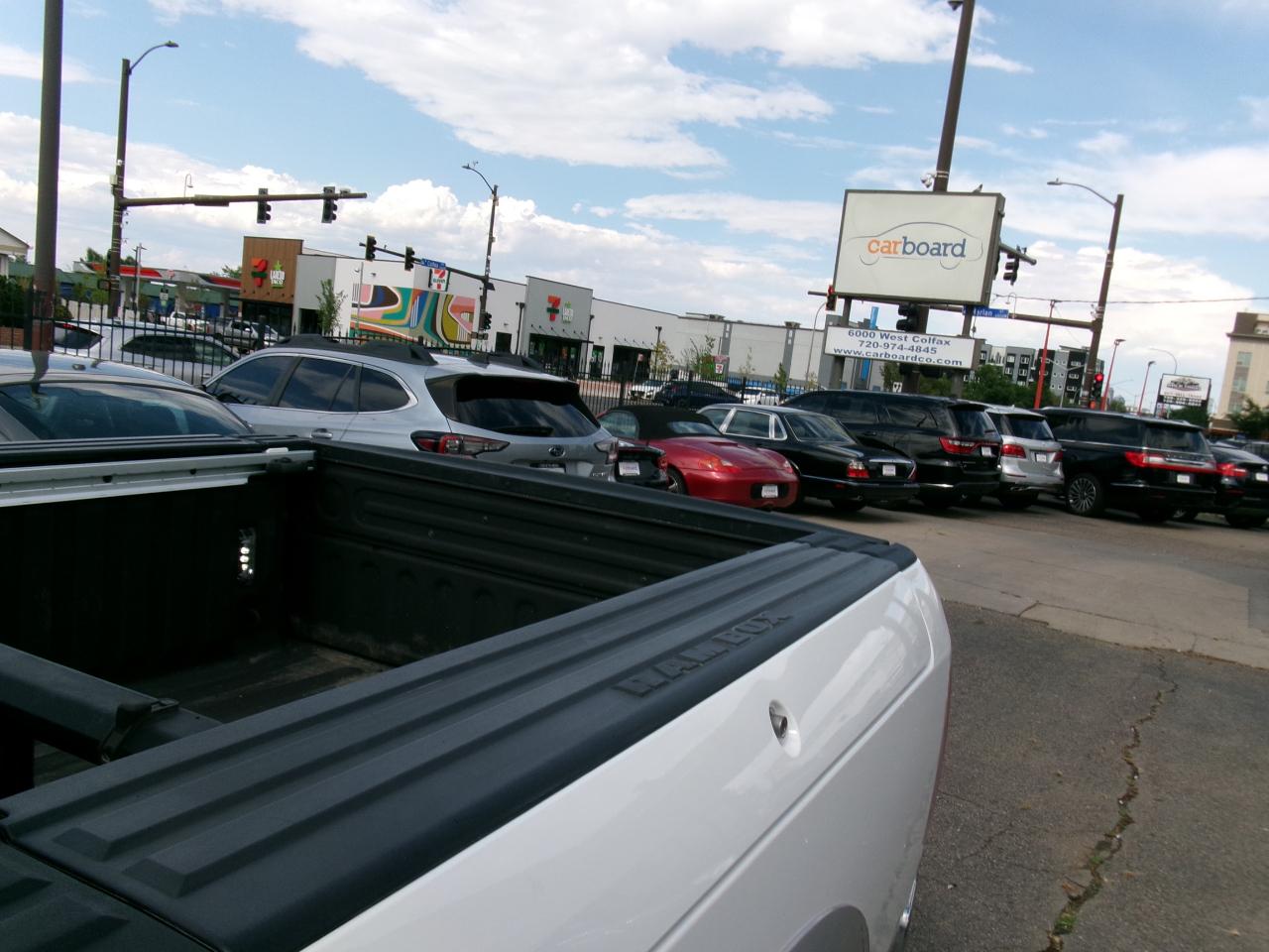 RAM 1500 4WD Crew Cab 140.5" Laramie 2016