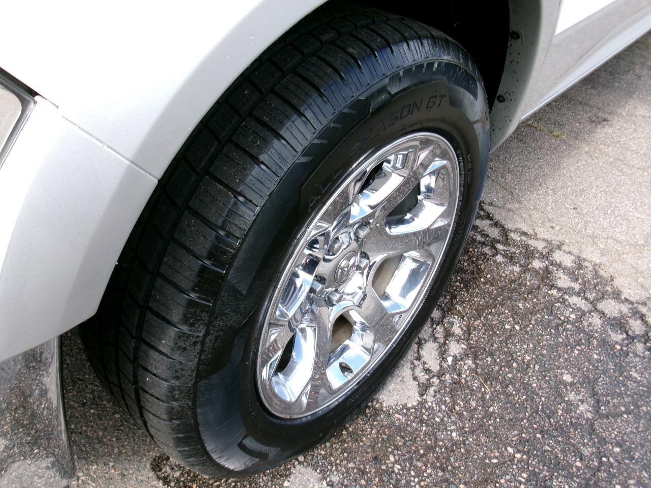 RAM 1500 4WD Crew Cab 140.5" Laramie 2016