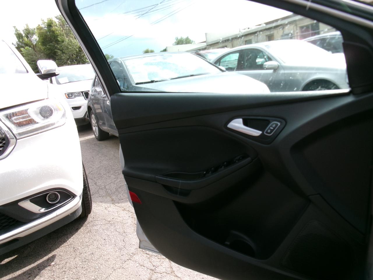 Ford Focus SE Sedan 2018