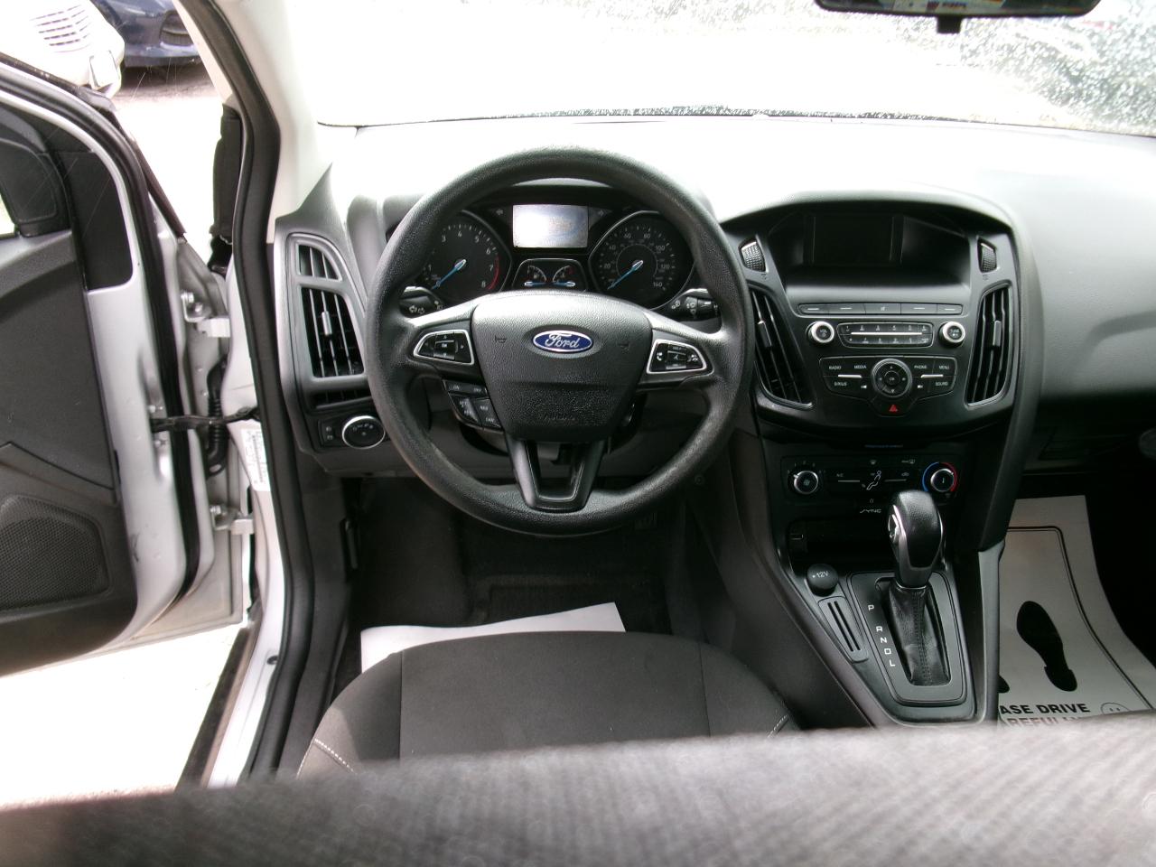 Ford Focus SE Sedan 2018