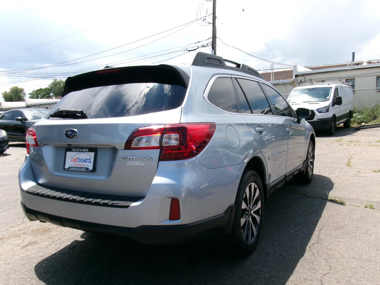 Subaru Outback 4dr Wgn 2.5i Limited PZEV 2015