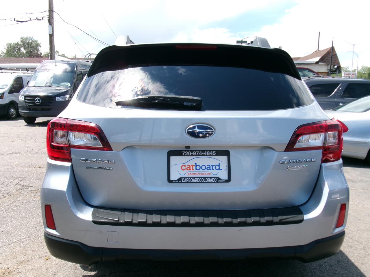 Subaru Outback 4dr Wgn 2.5i Limited PZEV 2015