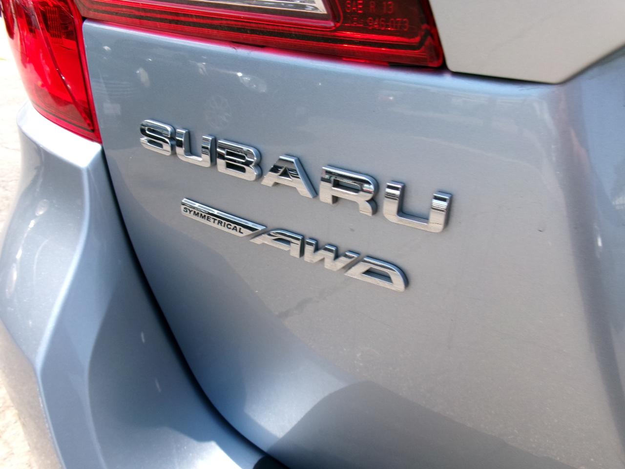 Subaru Outback 4dr Wgn 2.5i Limited PZEV 2015