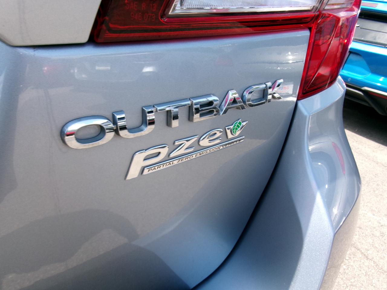 Subaru Outback 4dr Wgn 2.5i Limited PZEV 2015
