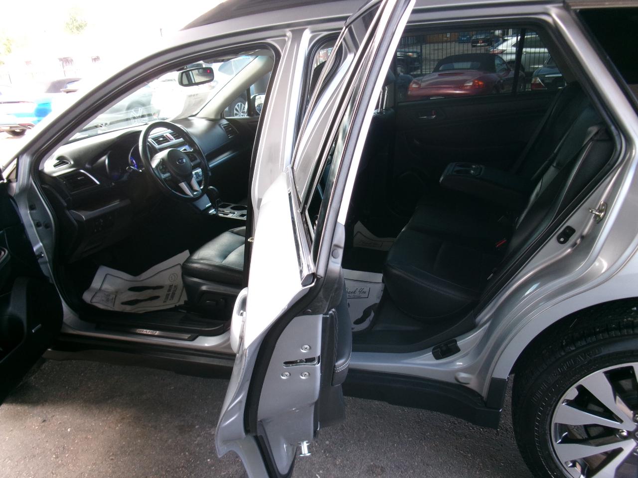 Subaru Outback 4dr Wgn 2.5i Limited PZEV 2015