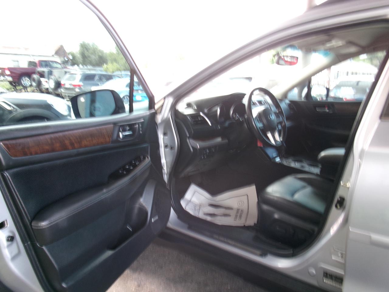 Subaru Outback 4dr Wgn 2.5i Limited PZEV 2015