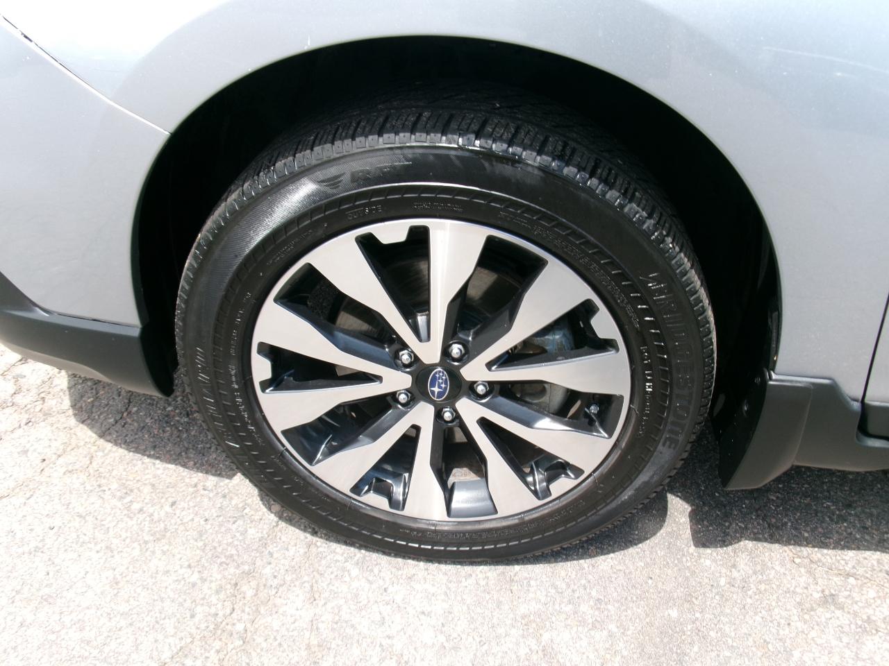 Subaru Outback 4dr Wgn 2.5i Limited PZEV 2015