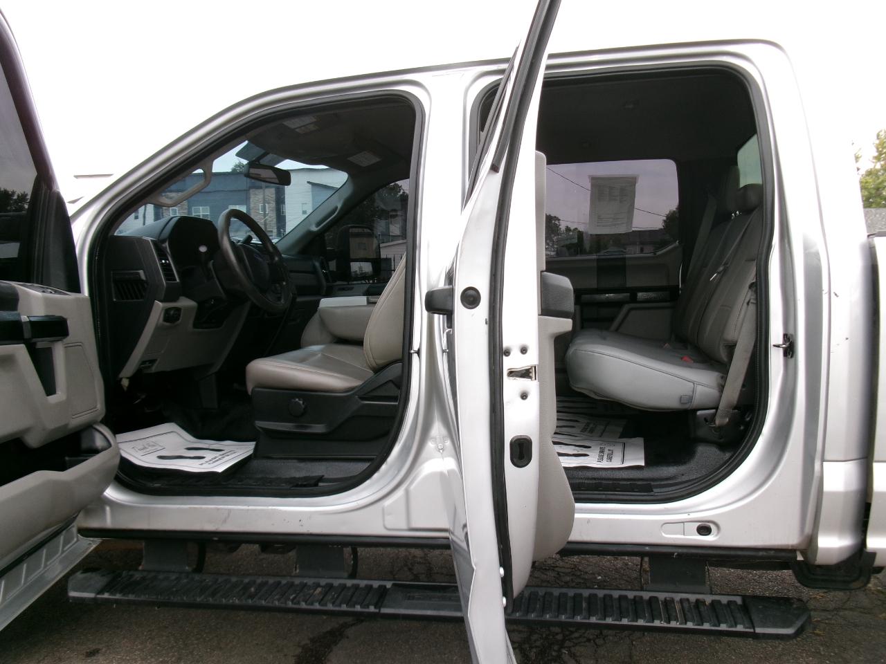 Ford Super Duty F-250 SRW XL 4WD Crew Cab 8' Box 2019