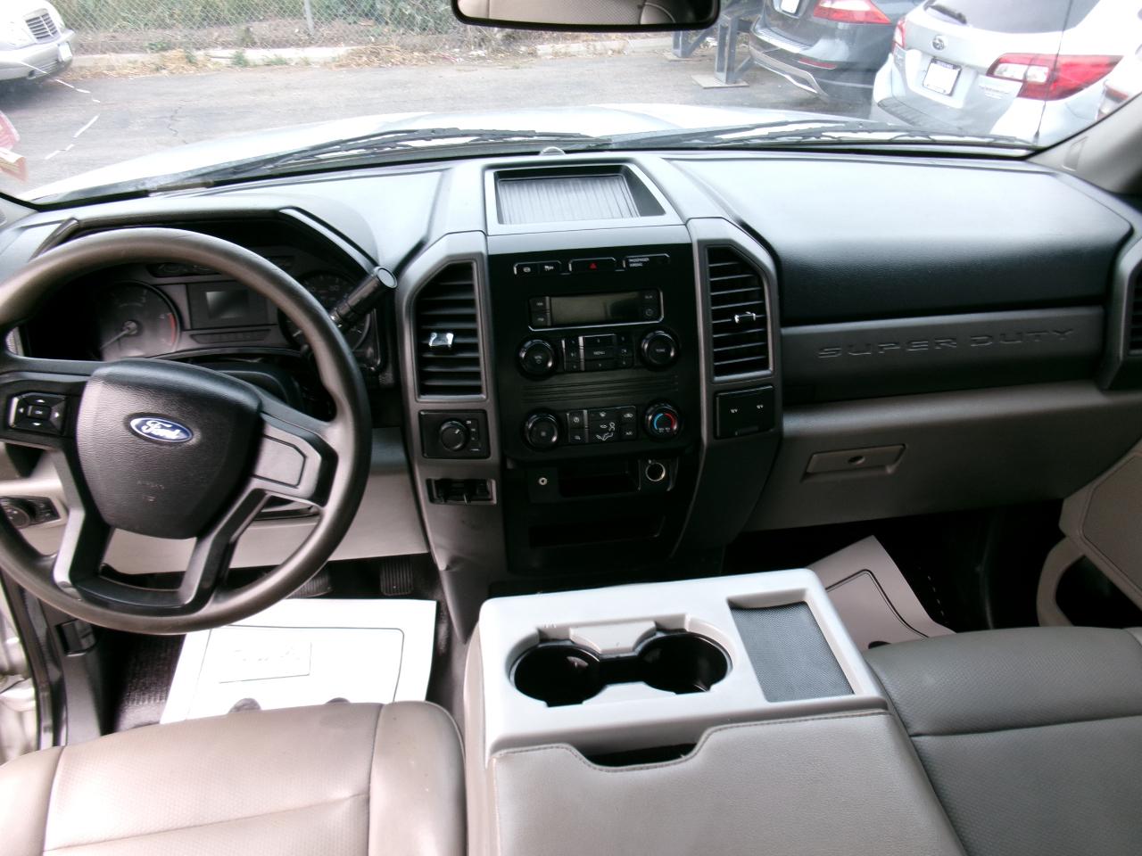 Ford Super Duty F-250 SRW XL 4WD Crew Cab 8' Box 2019