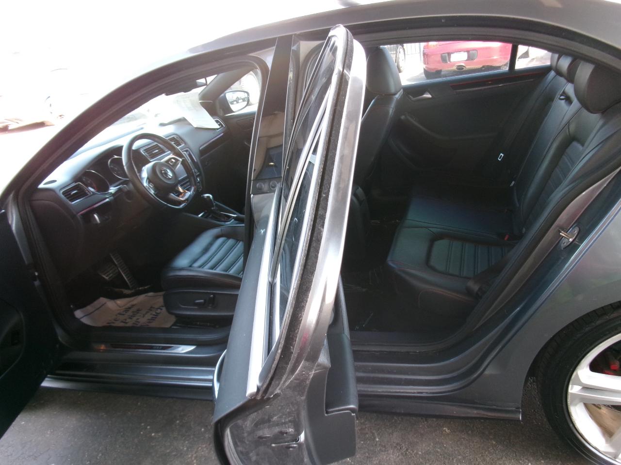 Volkswagen Jetta Sedan 4dr Auto 2.0T GLI SE PZEV 2016