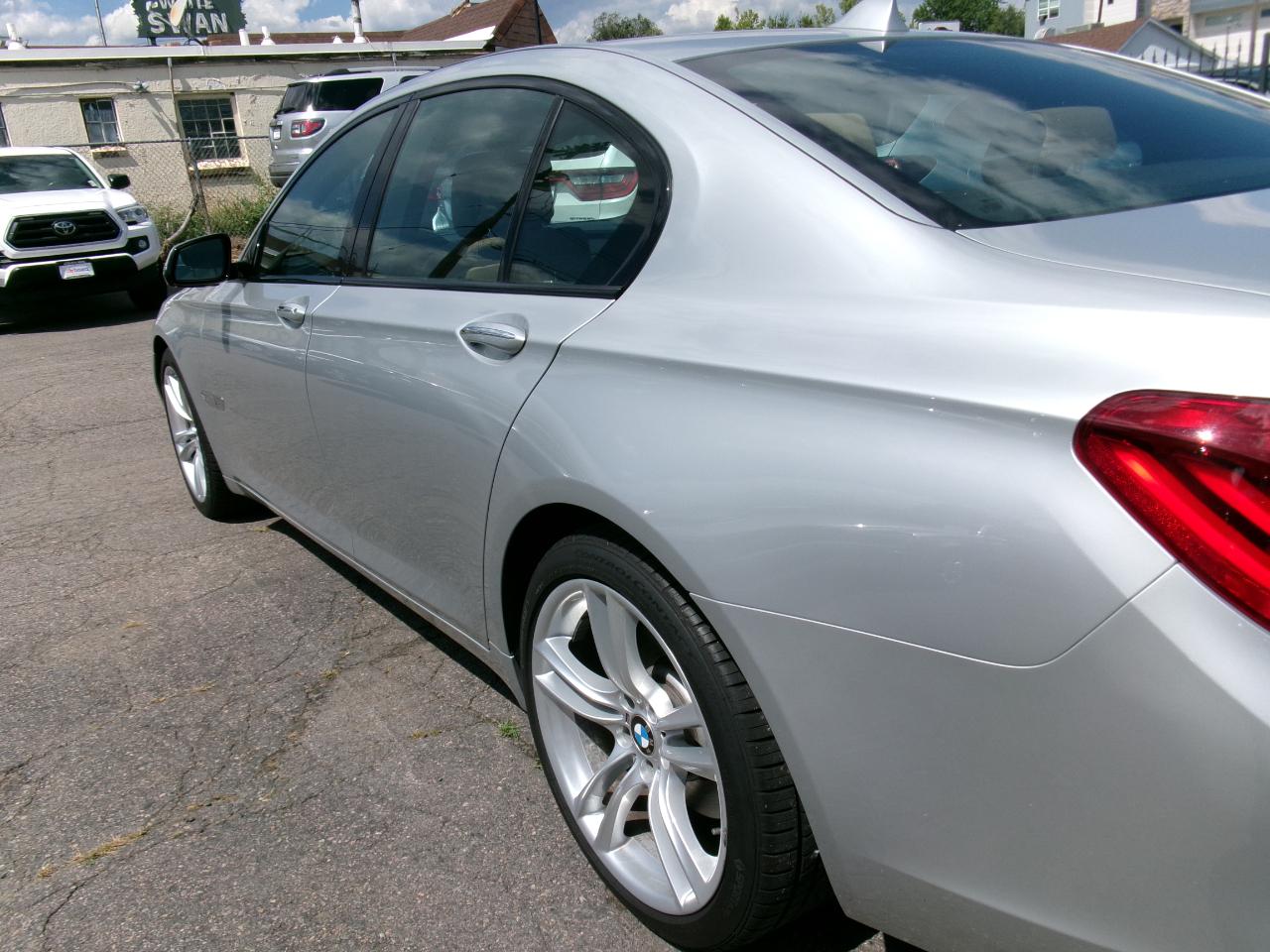 BMW 7 Series 4dr Sdn 740i RWD 2014