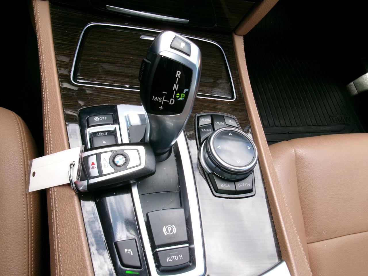 BMW 7 Series 4dr Sdn 740i RWD 2014