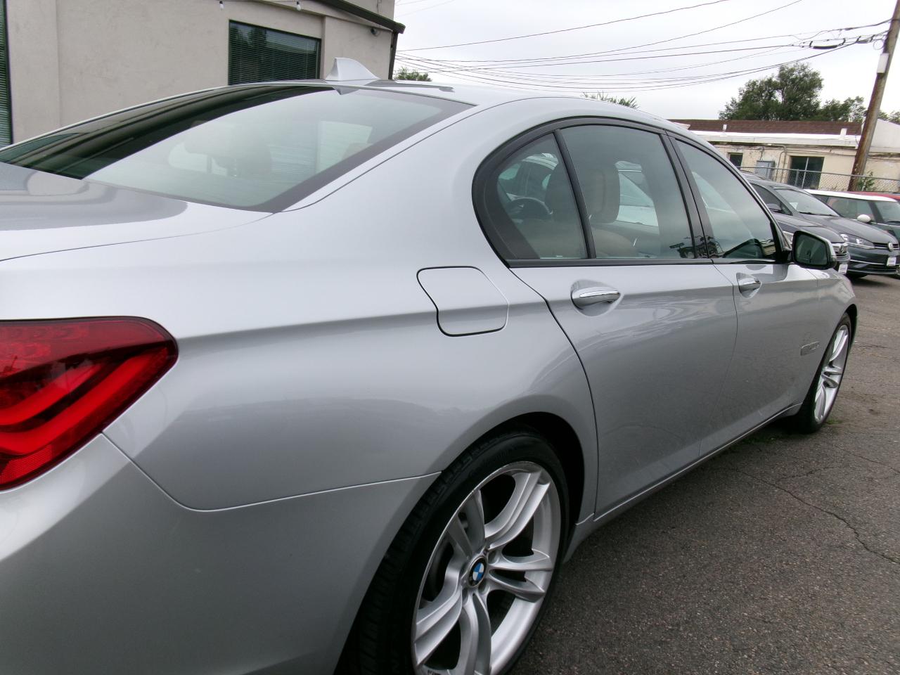 BMW 7 Series 4dr Sdn 740i RWD 2014