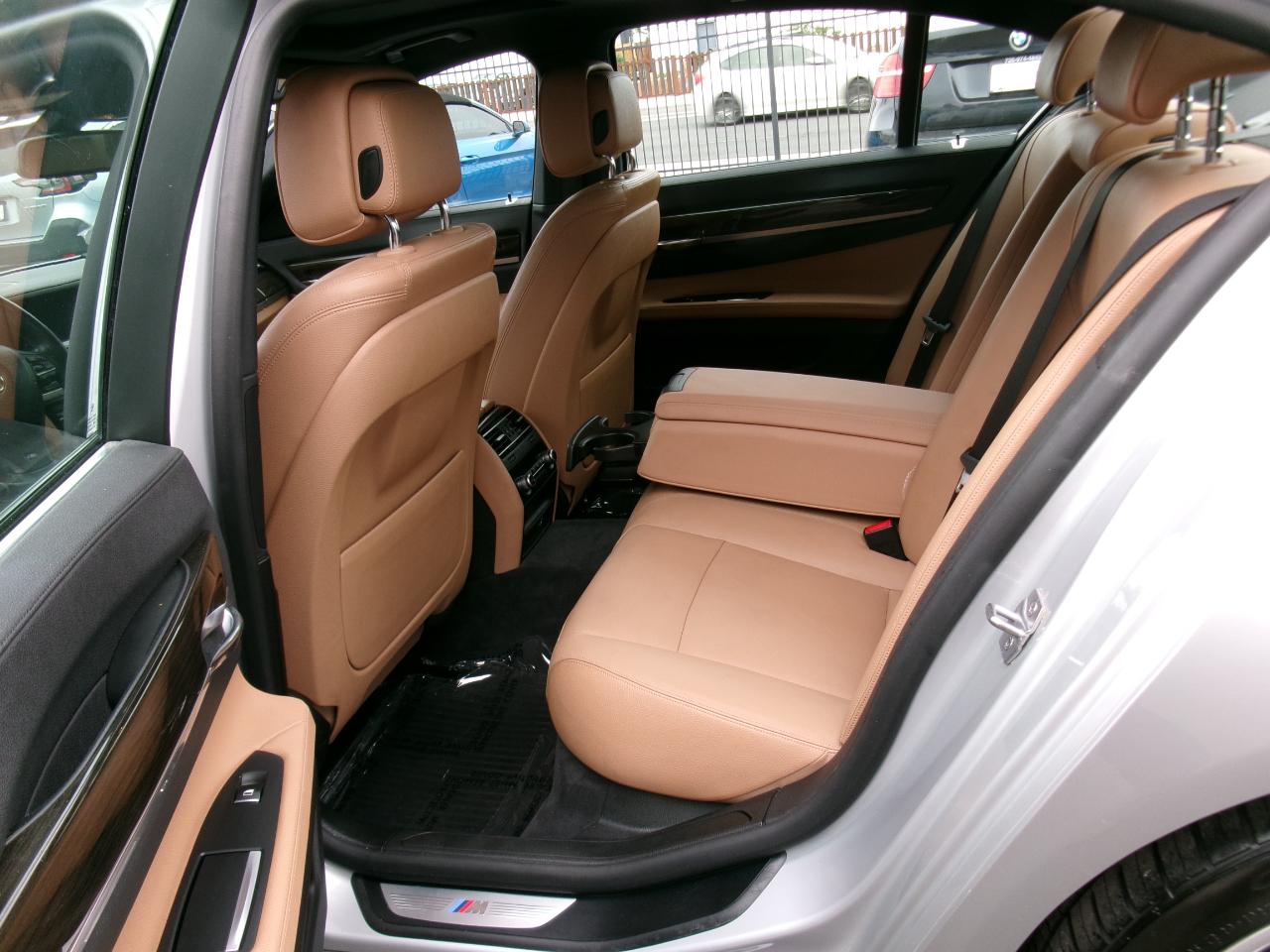 BMW 7 Series 4dr Sdn 740i RWD 2014