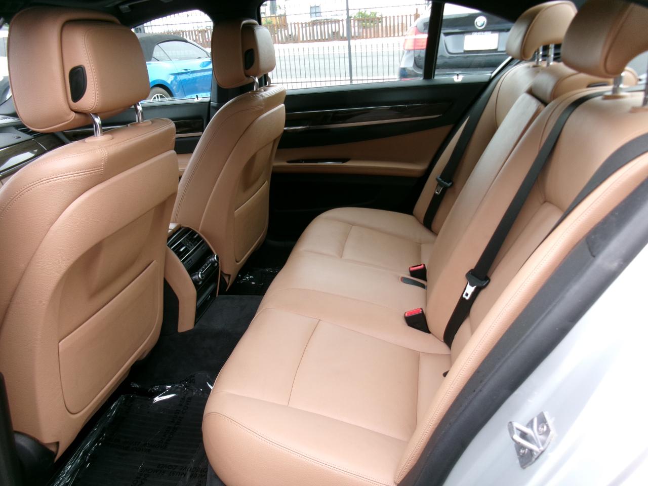 BMW 7 Series 4dr Sdn 740i RWD 2014