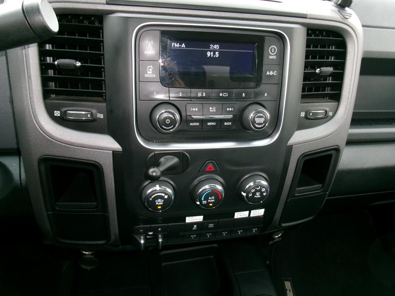 RAM 2500 4WD Reg Cab 140.5" Tradesman 2016