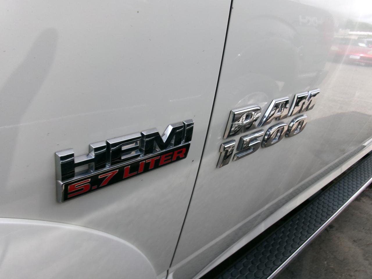 RAM 1500 Laramie 4x4 Crew Cab 6'4" Box 2017