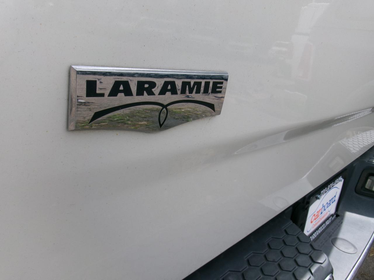RAM 1500 Laramie 4x4 Crew Cab 6'4" Box 2017
