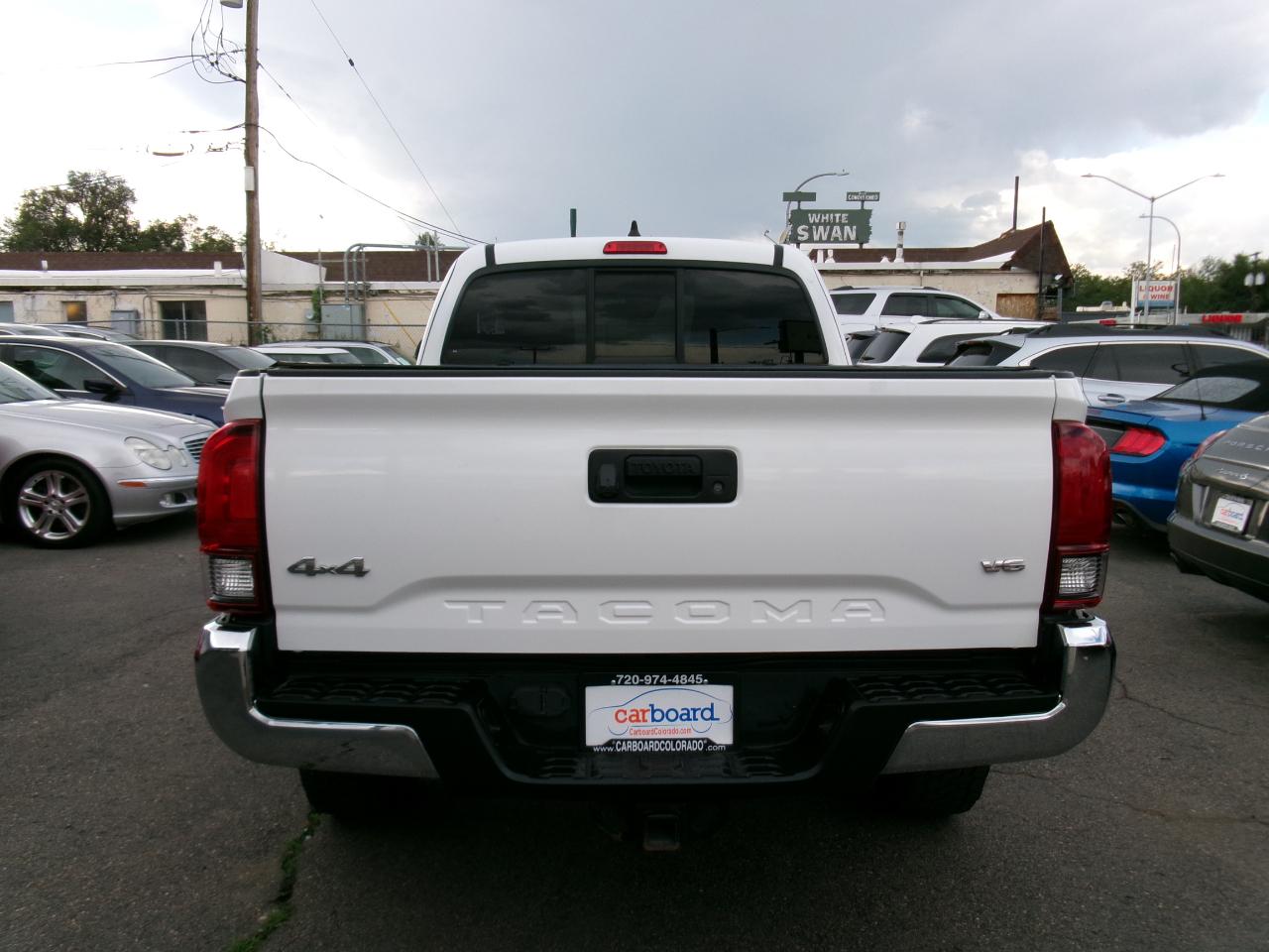 Toyota Tacoma 4WD SR5 Double Cab 6' Bed V6 AT (Natl) 2021