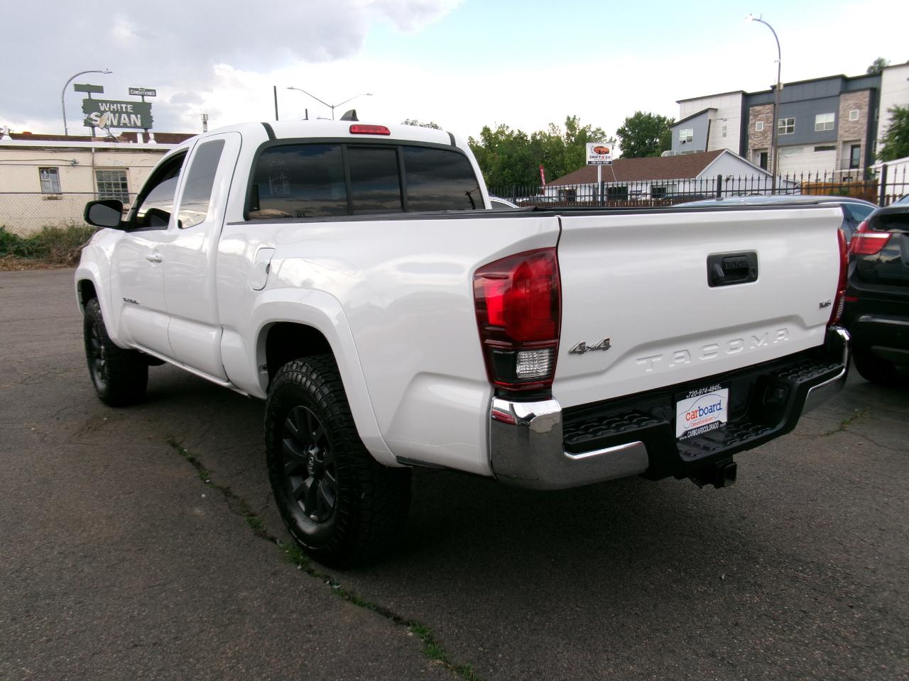 Toyota Tacoma 4WD SR5 Double Cab 6' Bed V6 AT (Natl) 2021