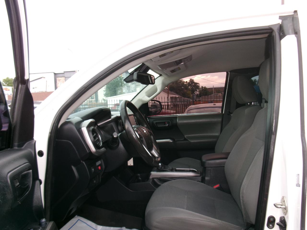 Toyota Tacoma 4WD SR5 Double Cab 6' Bed V6 AT (Natl) 2021
