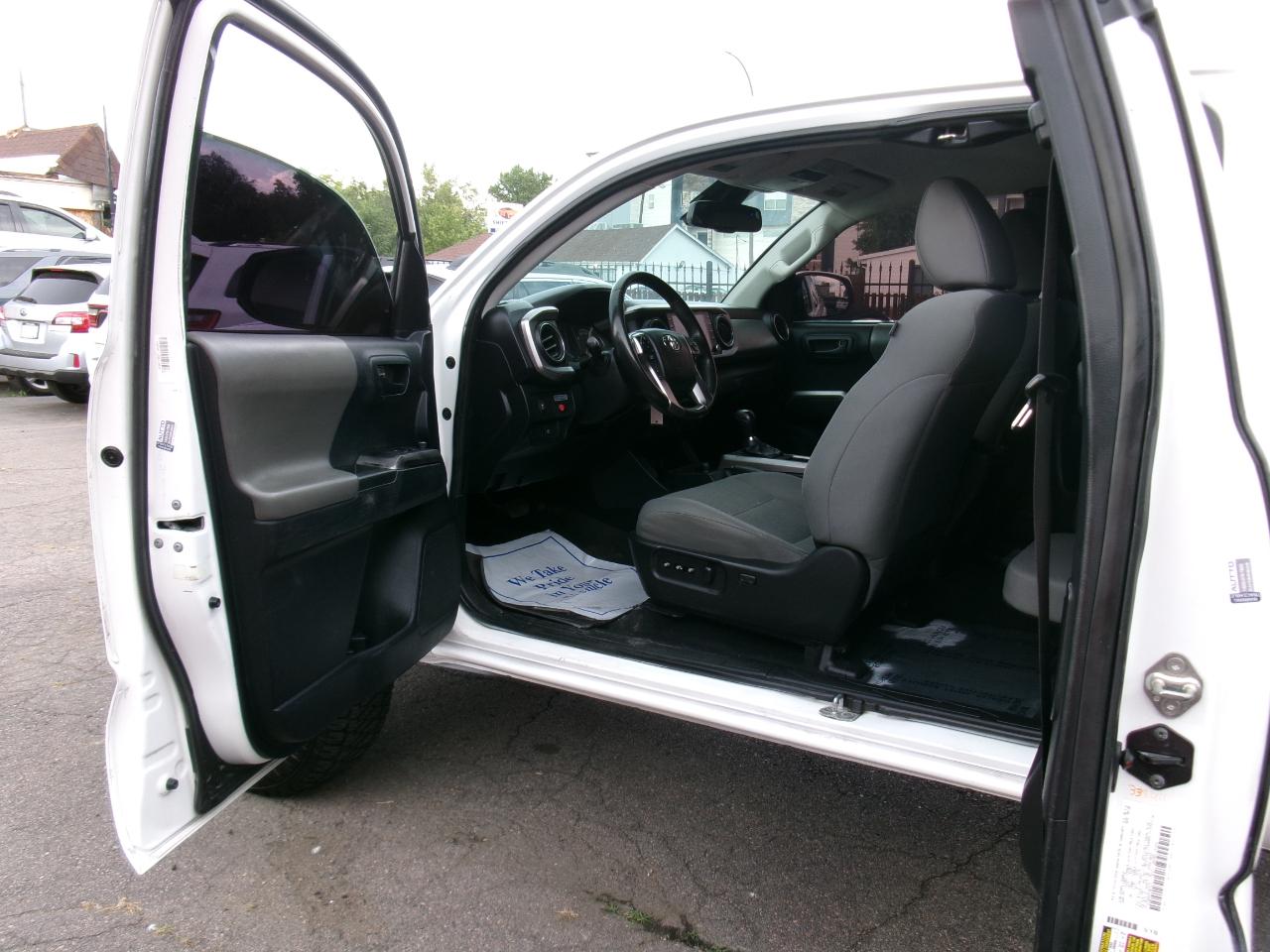 Toyota Tacoma 4WD SR5 Double Cab 6' Bed V6 AT (Natl) 2021