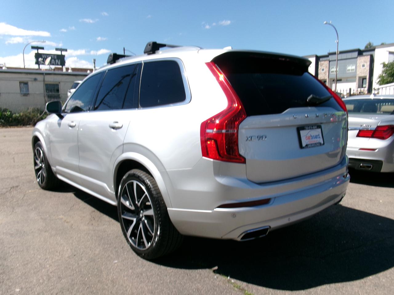 Volvo XC90 T8 eAWD Plug-In Hybrid Momentum 7 Passenger 2020