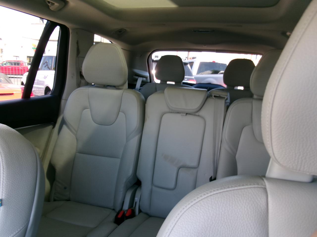 Volvo XC90 T8 eAWD Plug-In Hybrid Momentum 7 Passenger 2020