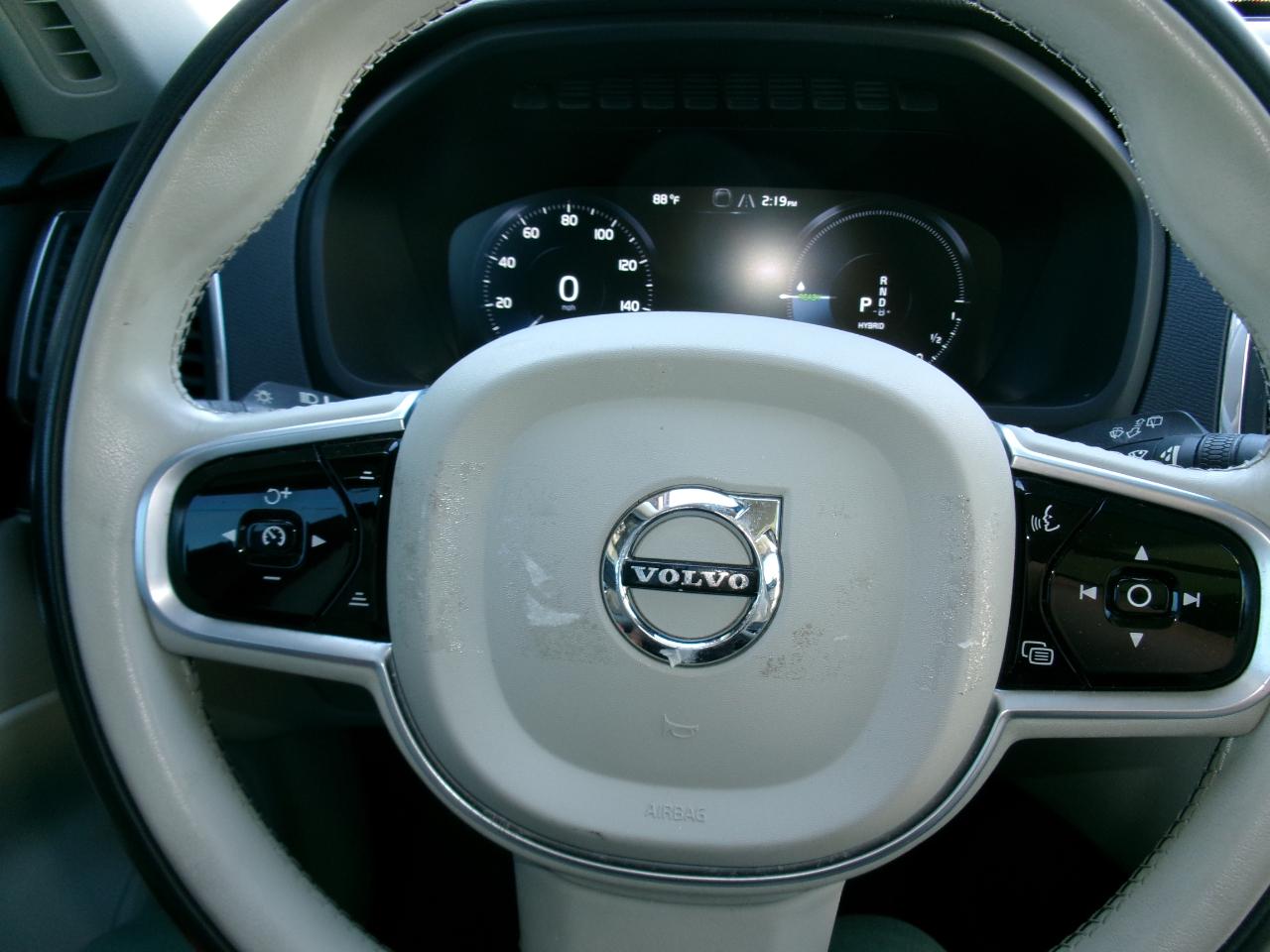Volvo XC90 T8 eAWD Plug-In Hybrid Momentum 7 Passenger 2020