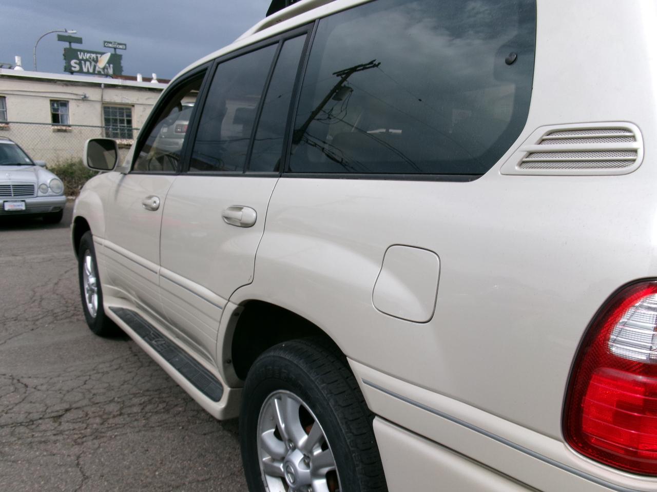 Lexus LX 470 4dr SUV 2003