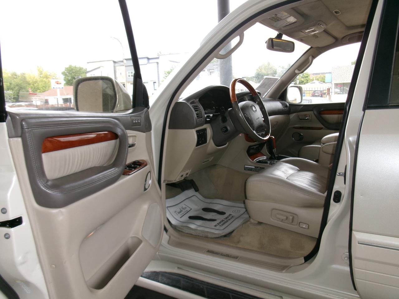 Lexus LX 470 4dr SUV 2003