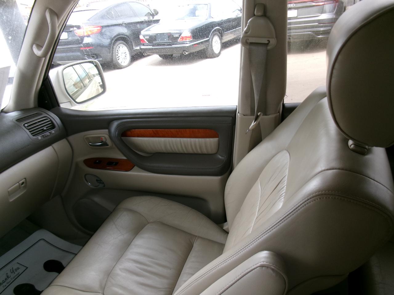 Lexus LX 470 4dr SUV 2003