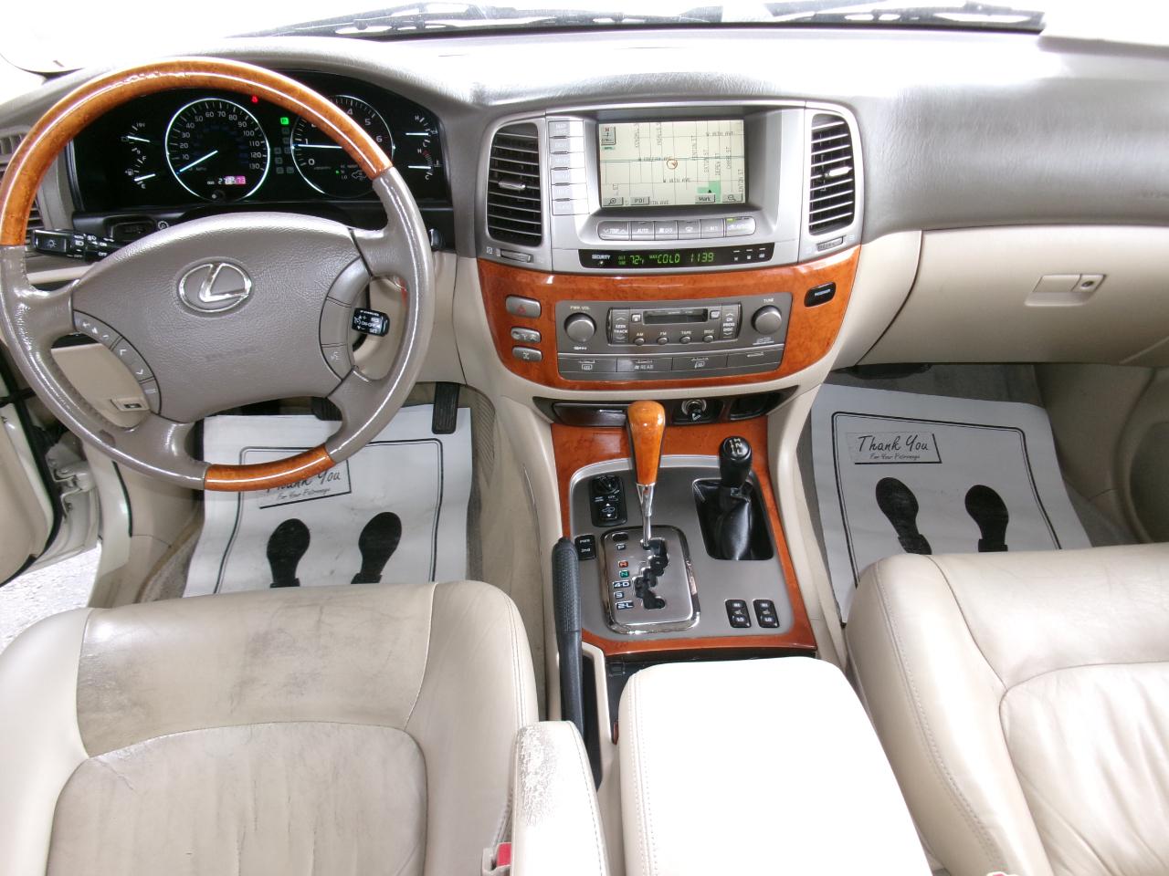 Lexus LX 470 4dr SUV 2003