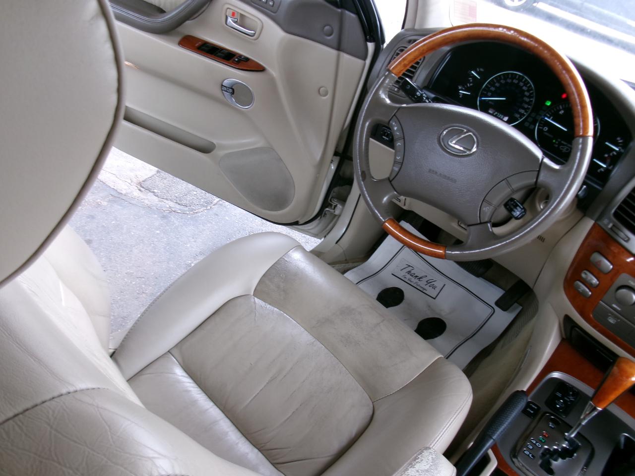 Lexus LX 470 4dr SUV 2003