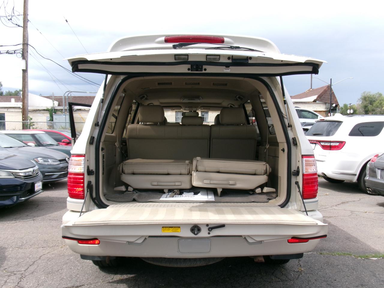 Lexus LX 470 4dr SUV 2003