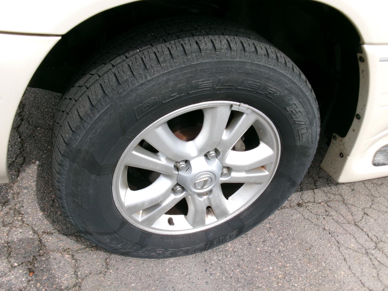 Lexus LX 470 4dr SUV 2003