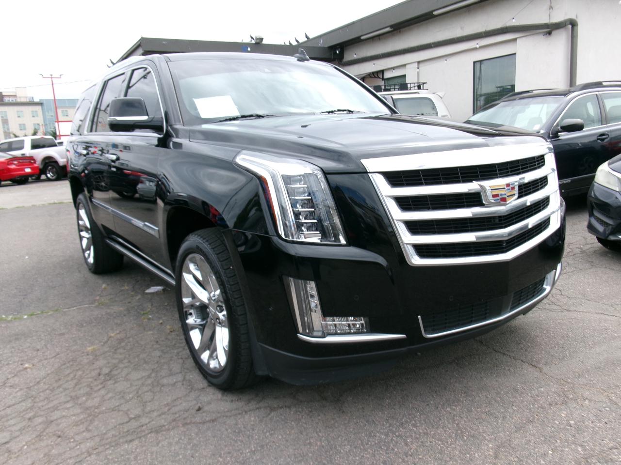 Cadillac Escalade photo 3