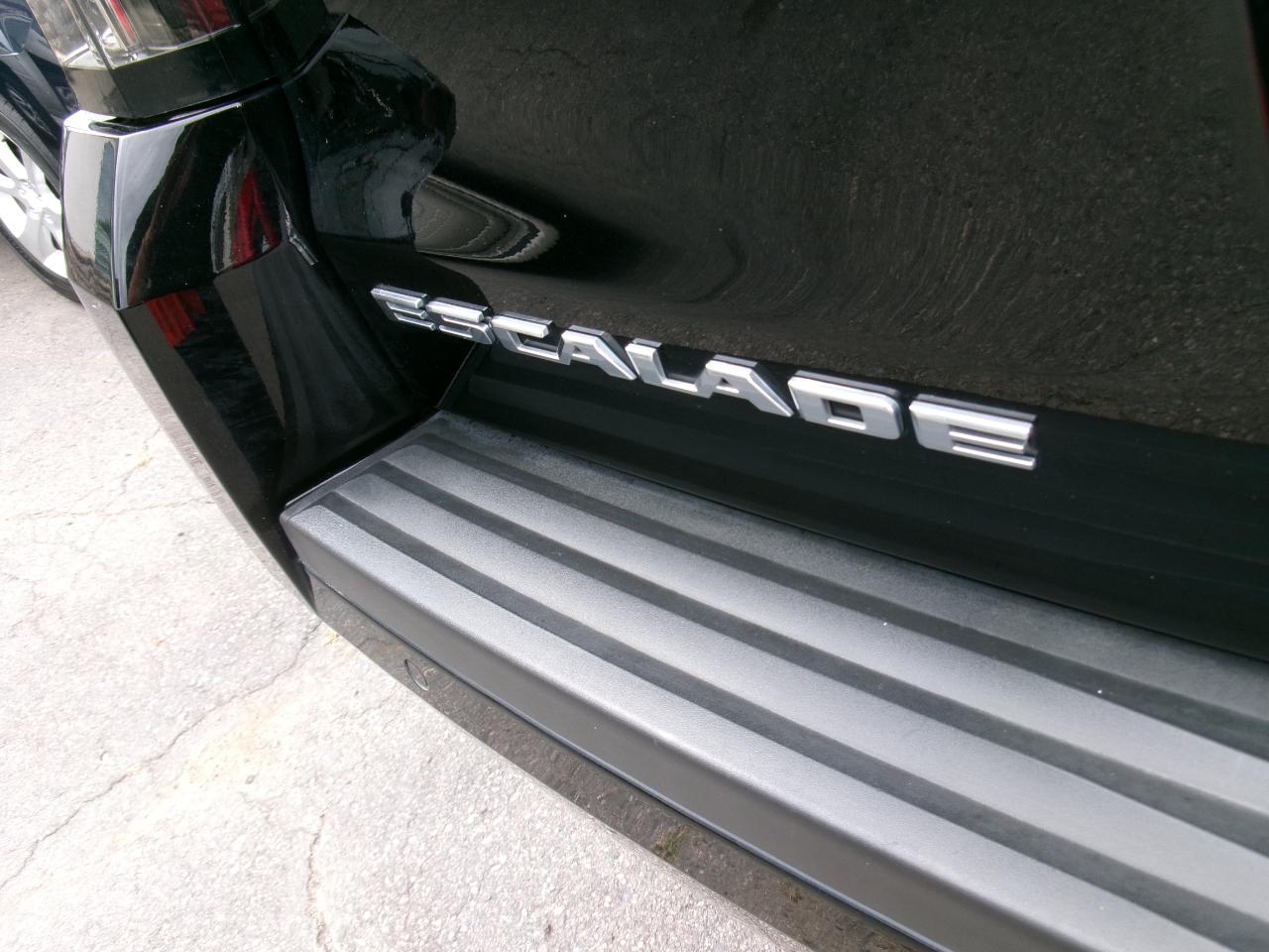 Cadillac Escalade photo 9