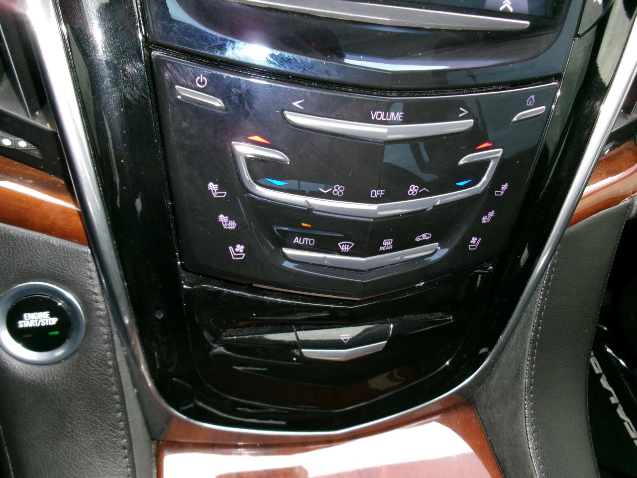 Cadillac Escalade photo 28