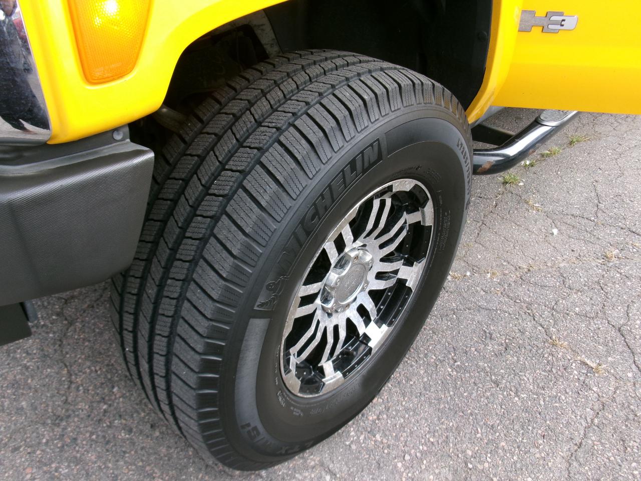 HUMMER H3 4dr 4WD SUV 2006