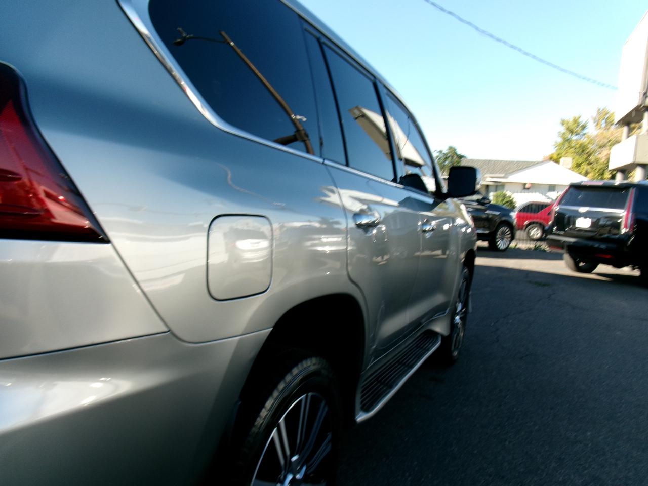 Lexus LX LX 570 Two Row 4WD 2020