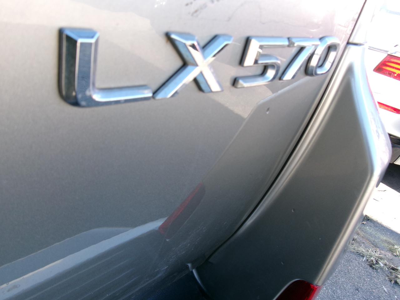 Lexus LX LX 570 Two Row 4WD 2020