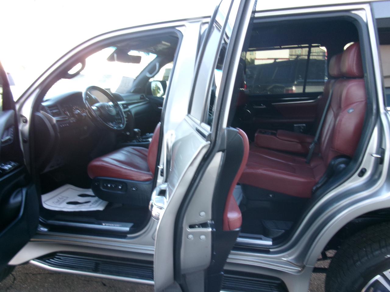 Lexus LX LX 570 Two Row 4WD 2020