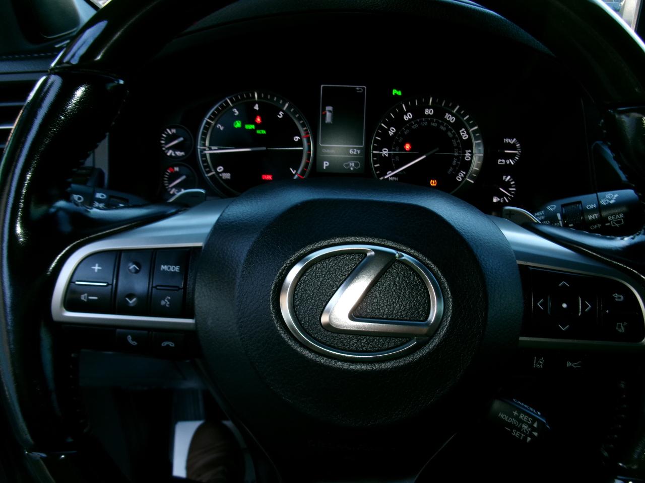 Lexus LX LX 570 Two Row 4WD 2020