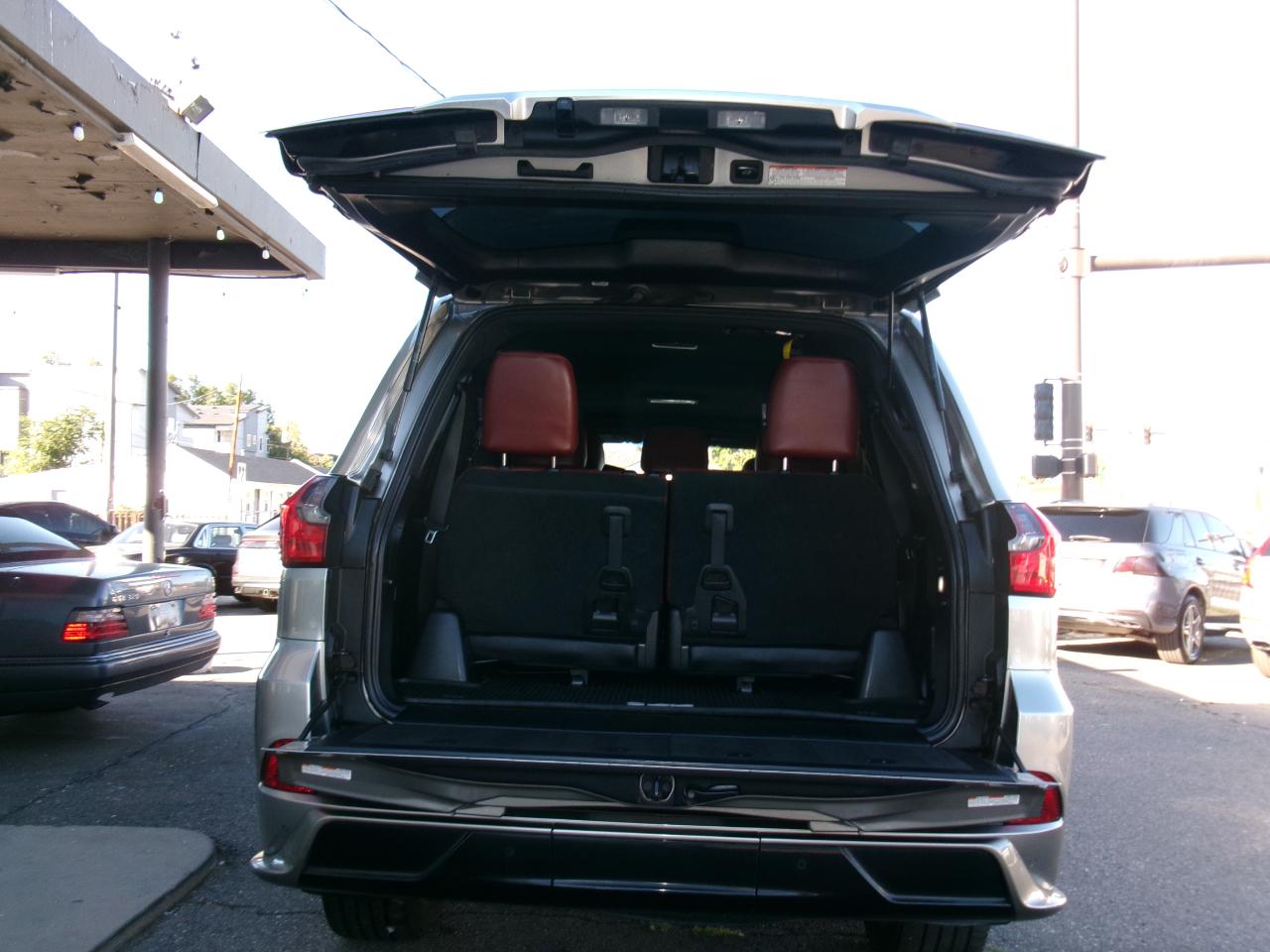 Lexus LX LX 570 Two Row 4WD 2020