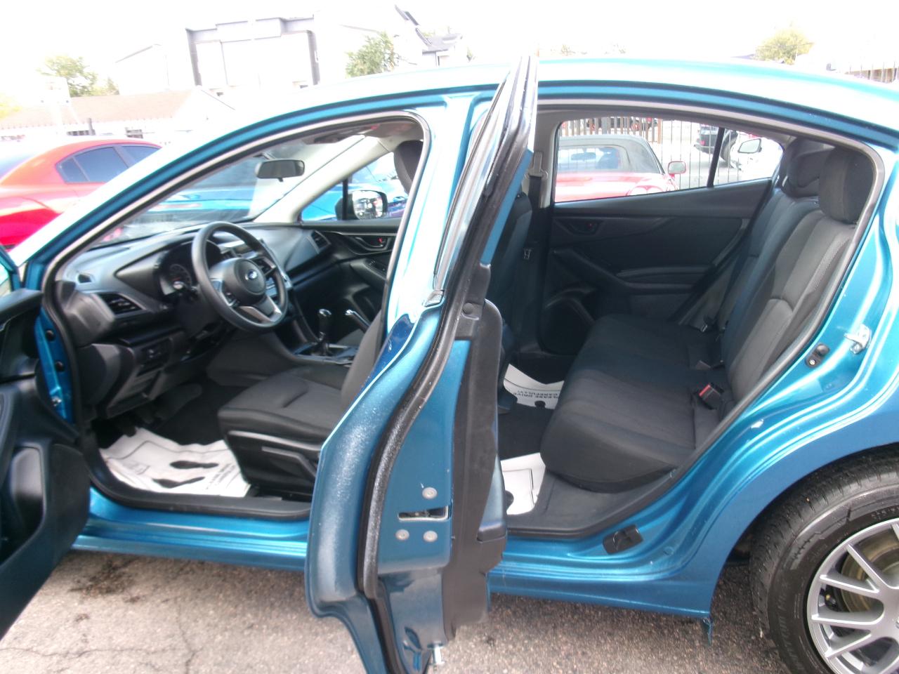 Subaru Impreza 2.0i 4-door Manual 2017