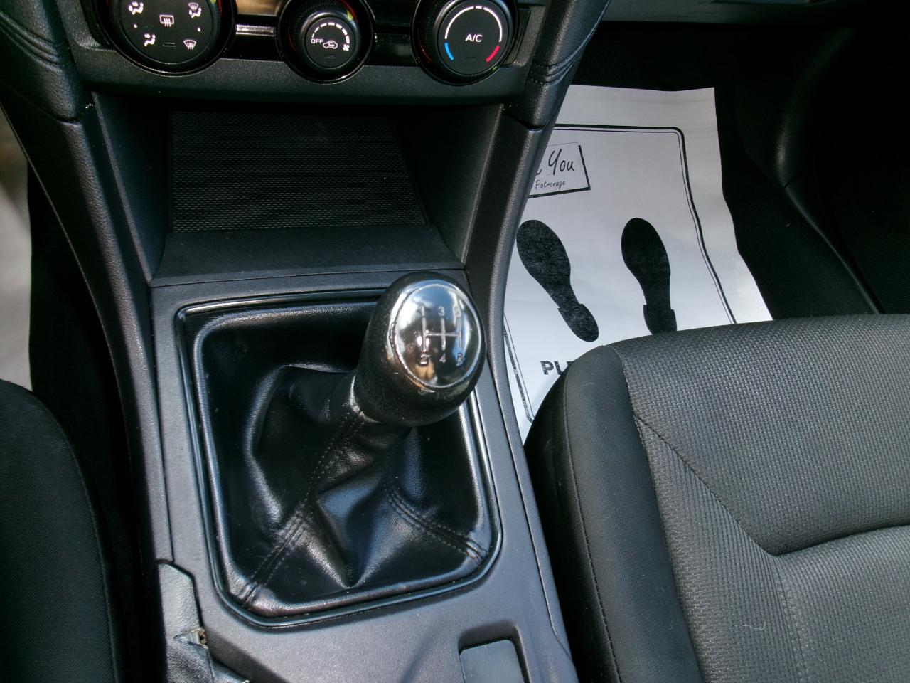 Subaru Impreza 2.0i 4-door Manual 2017